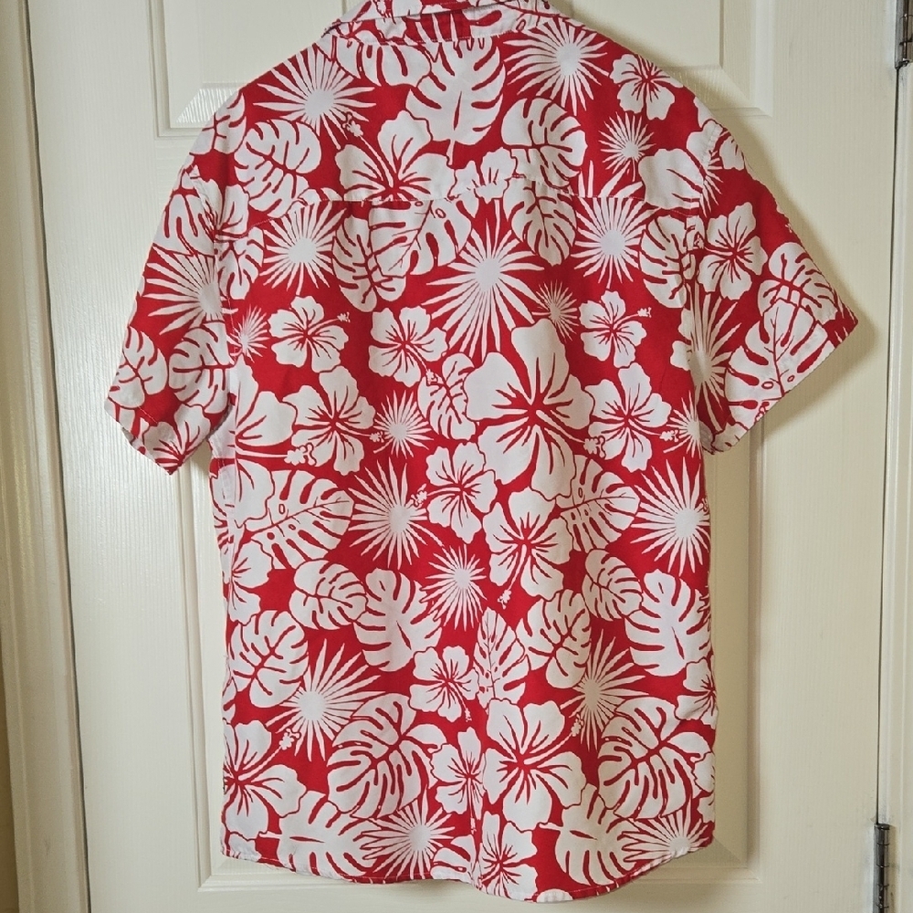 Southpole Lg  Red and White Casual Button Down Shirt with Floral Print - Picture 7 of 9